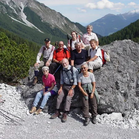 단러 게스트하우스 2*